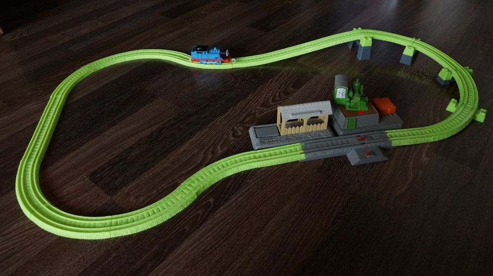 Tomek i przyjaciele duży zestaw świecące tory TrackMaster