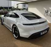 Porsche taycan 2022