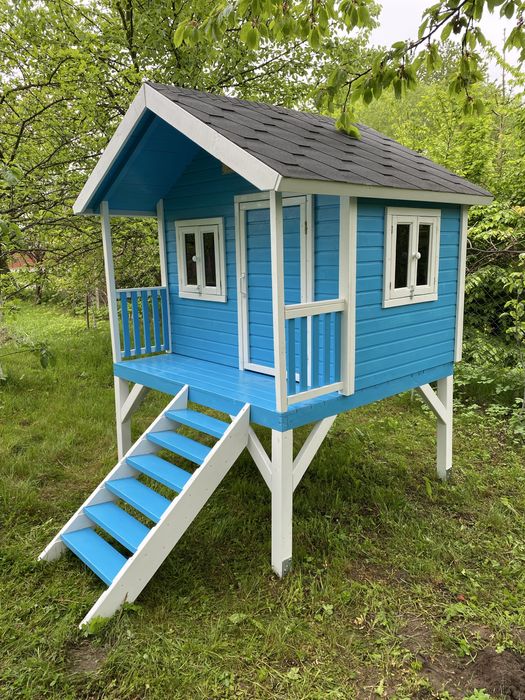 Дитячий будиночок з дерева