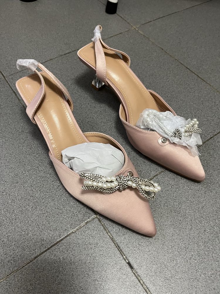 Sapatos novos de tacão médio Shein,rosa com pedras,37-10€
