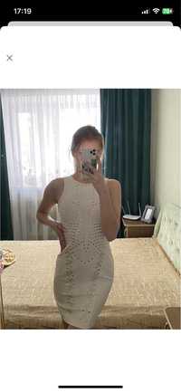 біла сукня