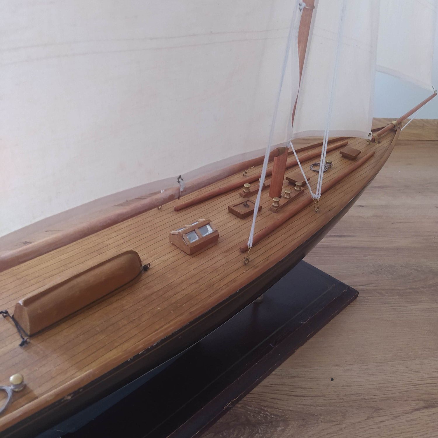 Wielki drewniany model jachtu . 107 cm wysokość