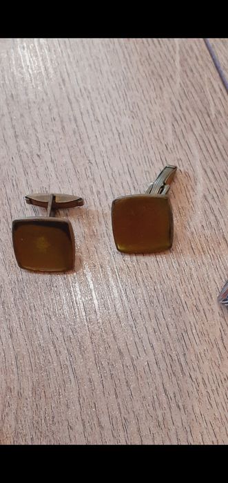 Zapinki do koszul z prl I taki fajny męski gadżet pani z ubraniem i be