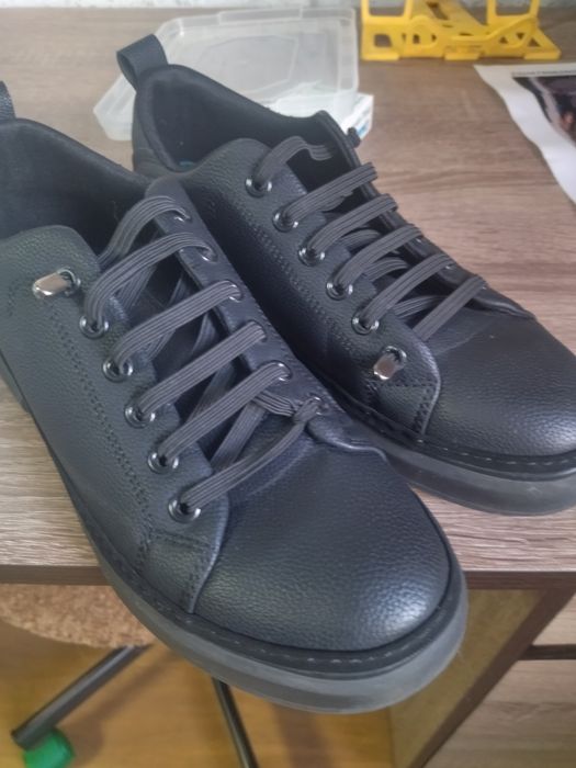 Продам підросткові мокасіни