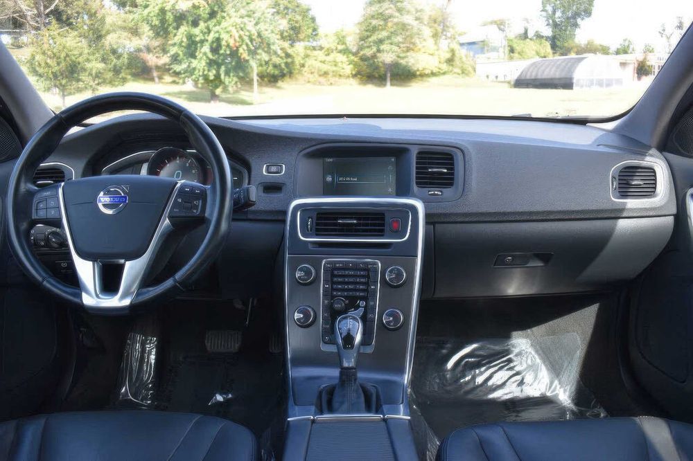 Volvo S60 T5 Premier Plus      2015