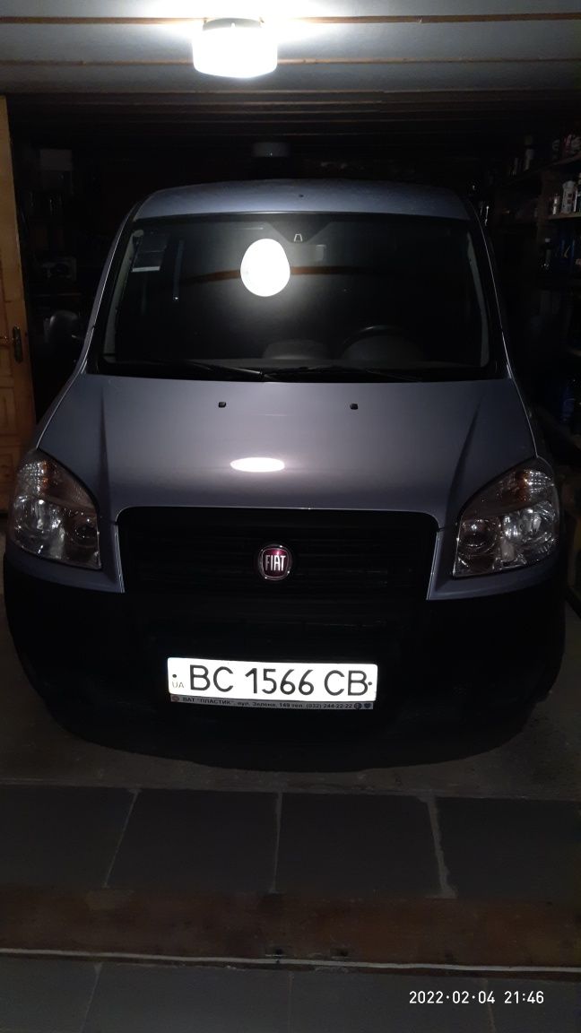 Автомобіль мінівен Fiat Doblo Panorama