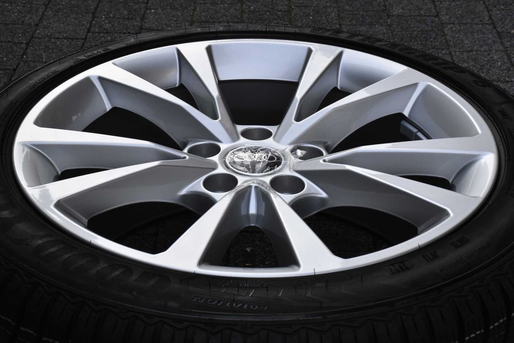 Koła zimowe OEM Audi A3 8Y0 8V0 17" NOWE Goodyear 2024r oryginał