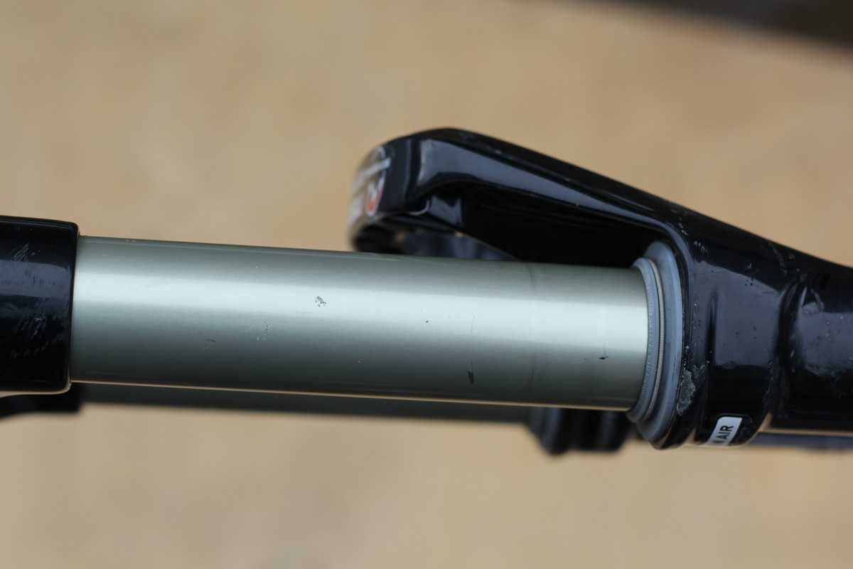 Вилка 29: RockShox Revelation RL AIR UTURN, SR SUNTOUR