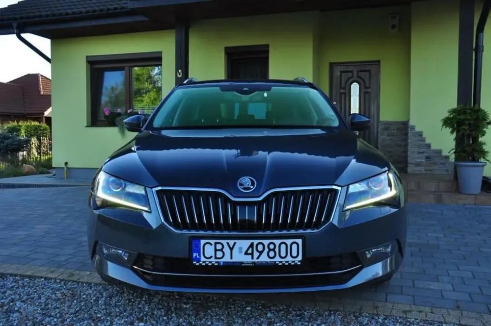 Volkswagen Touran Bardzo zadbana  wymieniony rozrząd SPERB Skoda ,0 TDI manual 2016 rok