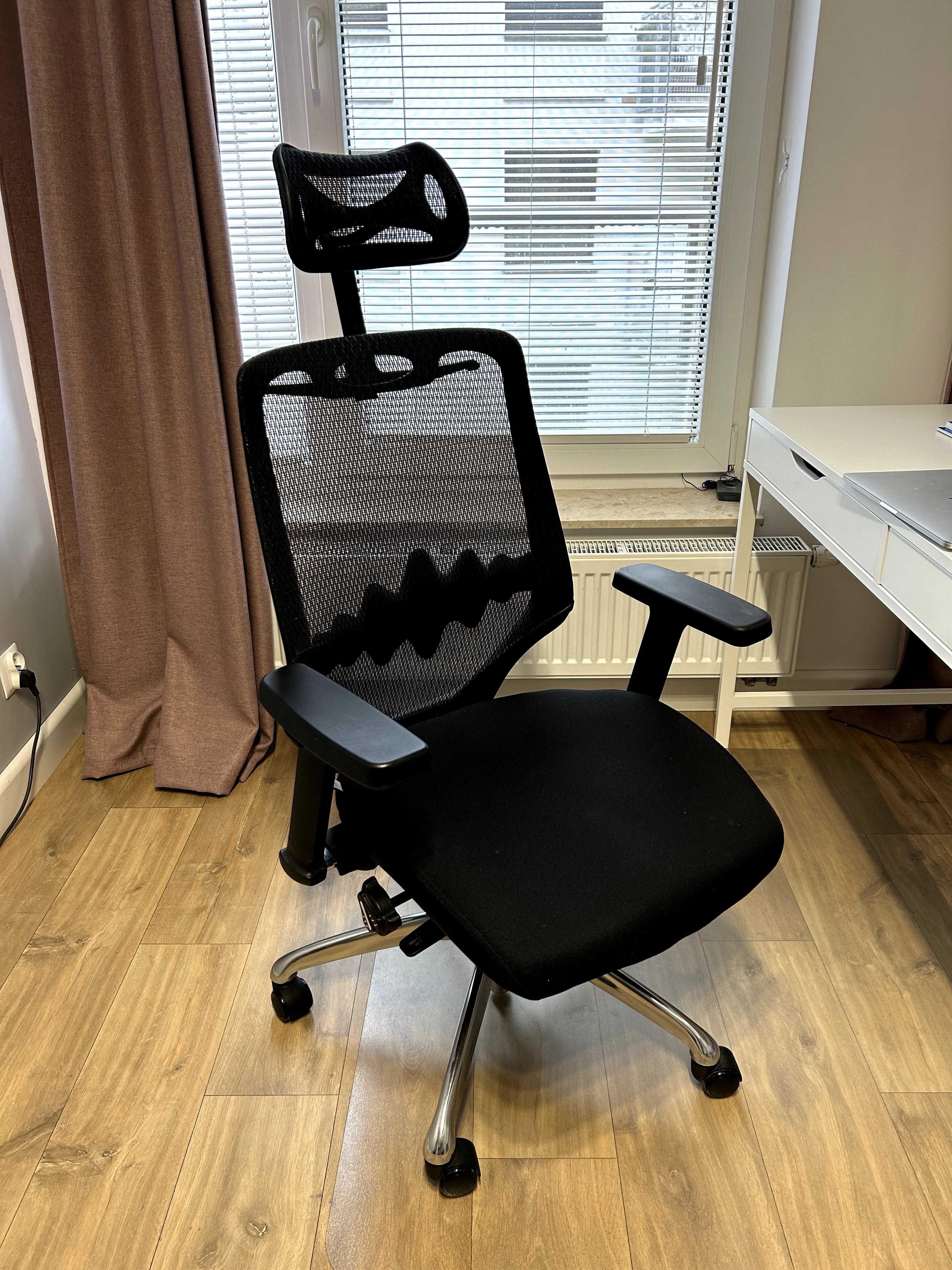 Ergonomiczny biurowy fotel obrotowy | Krzesło biurowe Futura 4s