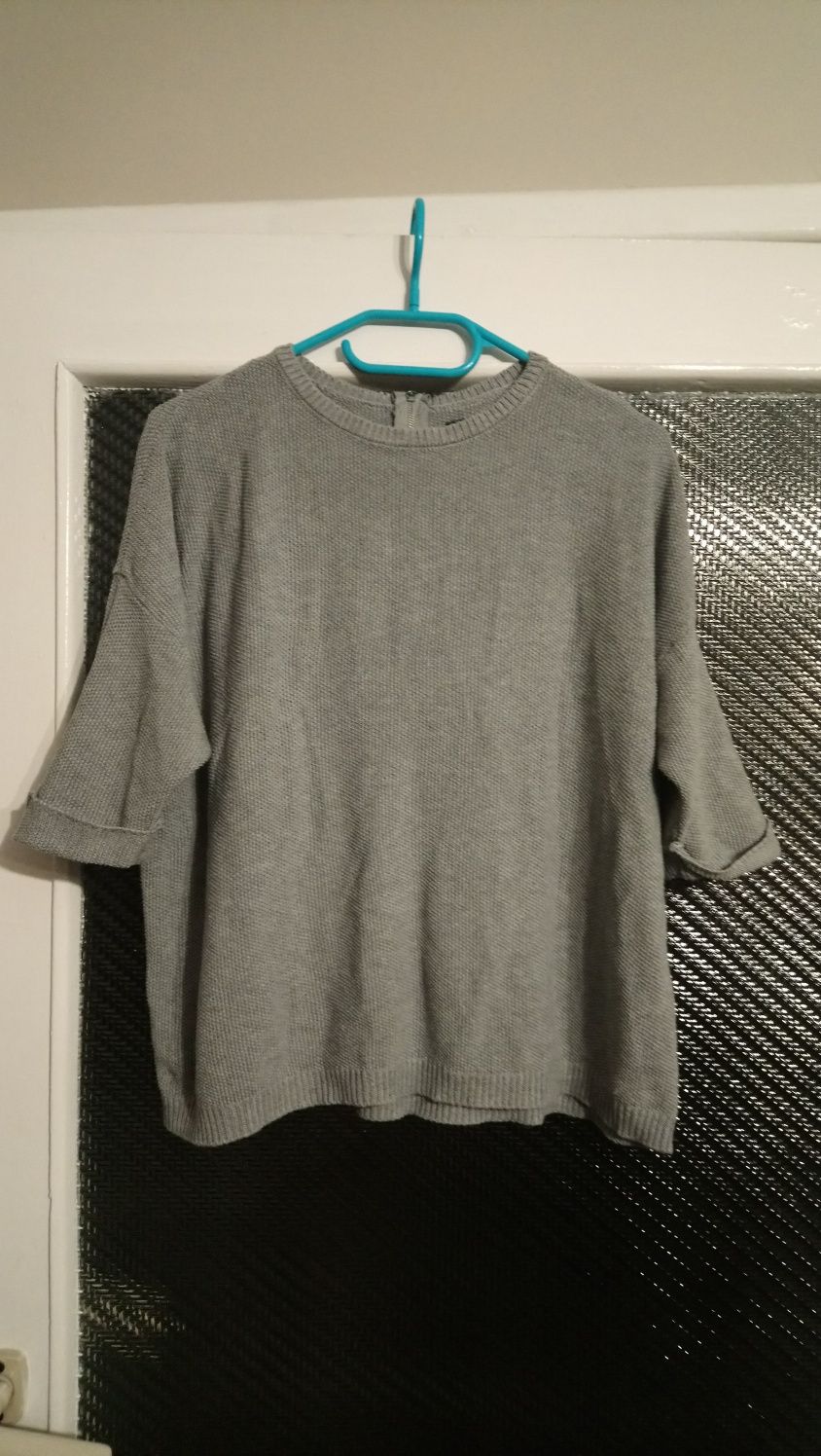 Sweter bluzeczka w kolorze siwym