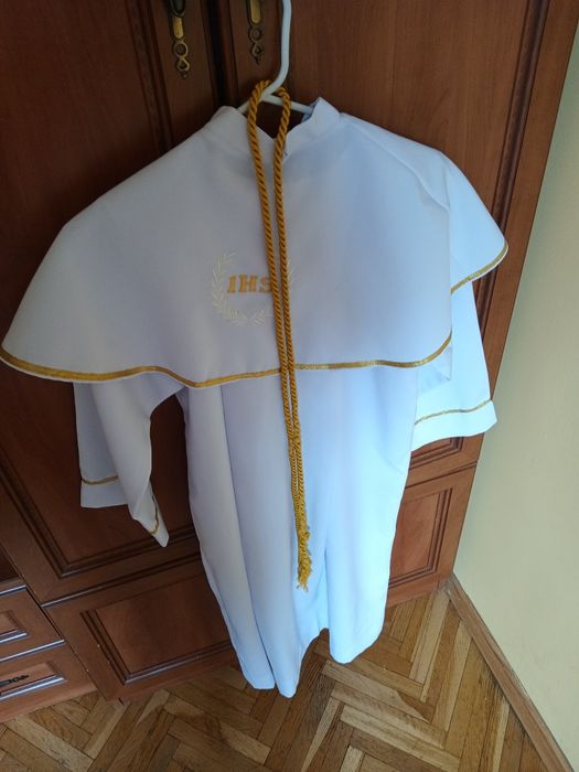 Alba na komunię biała