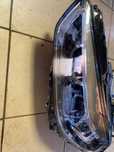Bmw f40 lampa bez osprzętu uszkodzona