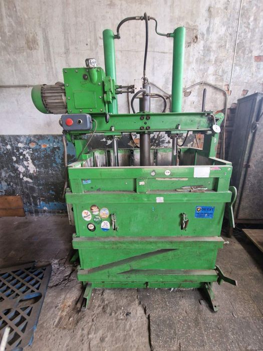 Продам пресса для макулатуры. Personer