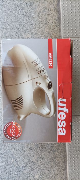 Mini aspirador 800W sem saco
