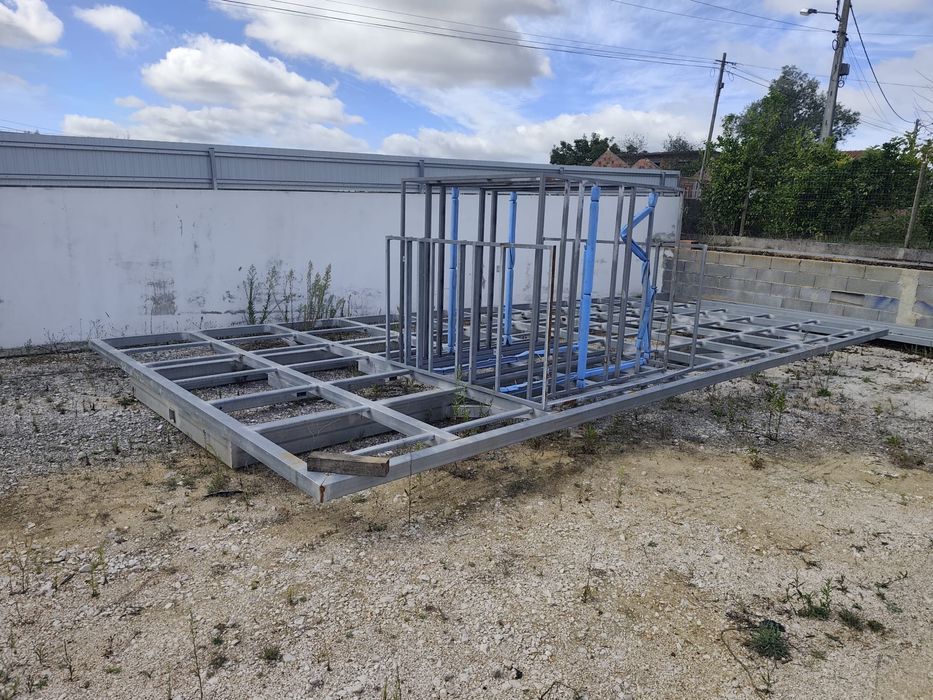 Vende se estrutura do piso/base metálica do módulo