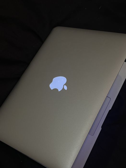 Макбук Air 13 2015 року