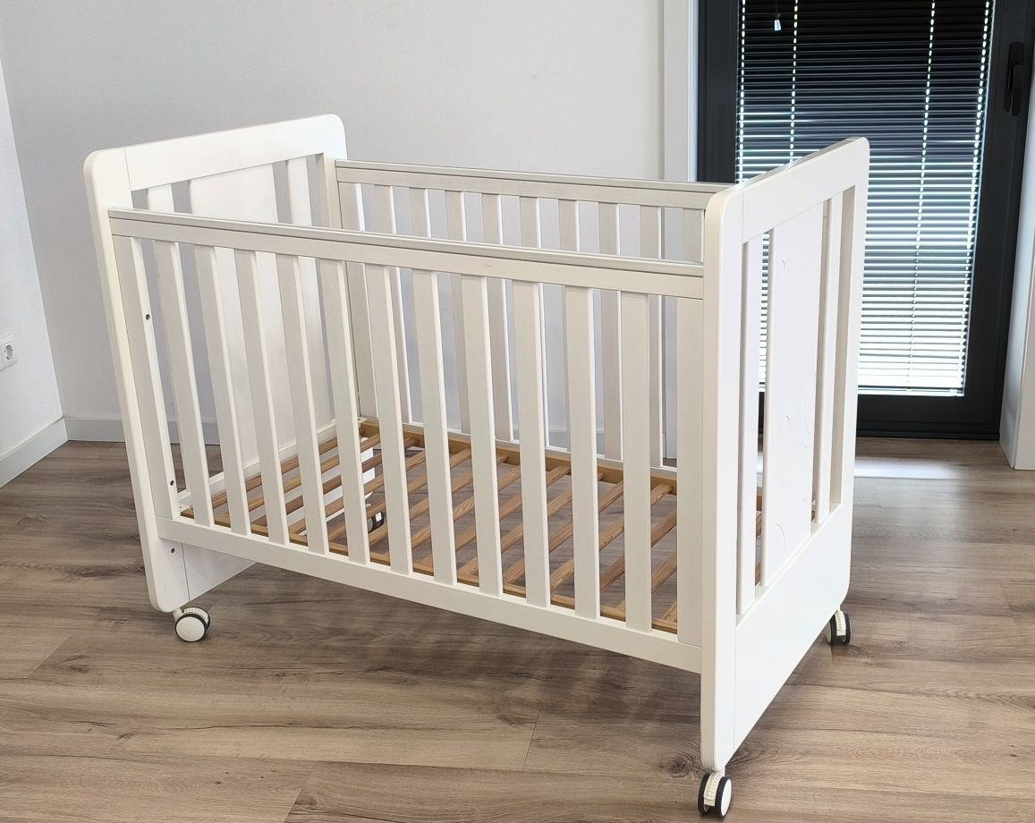 Cama de Bébé Marca "Trama"