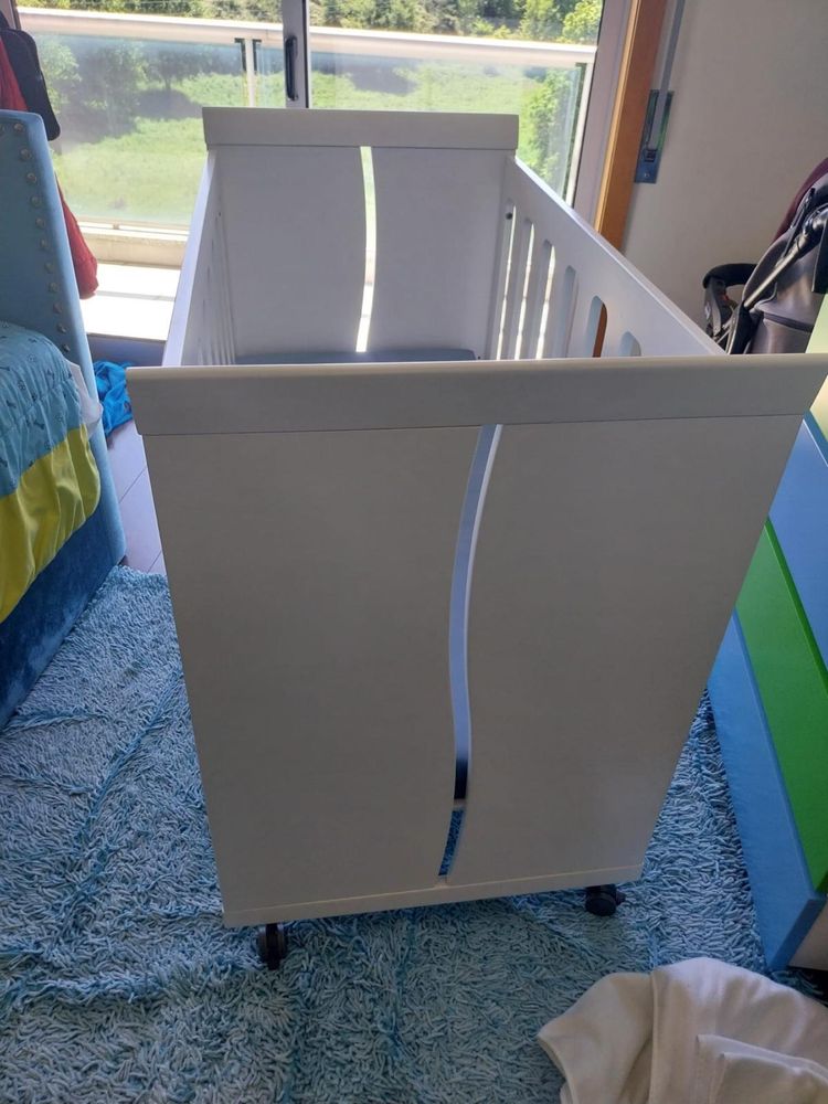 Berço lacado branco