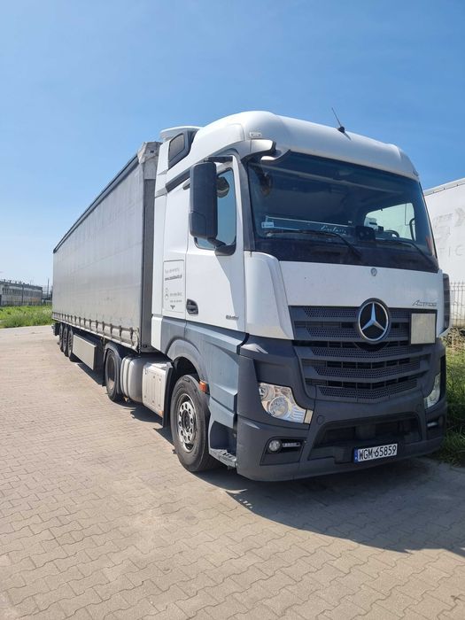 Mercedes Actros 450 z naczepą Schmitz