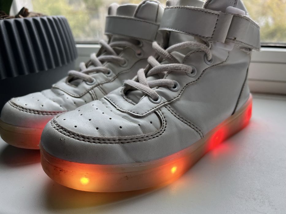 Хайтопи з підсвіткою кросівки черевики