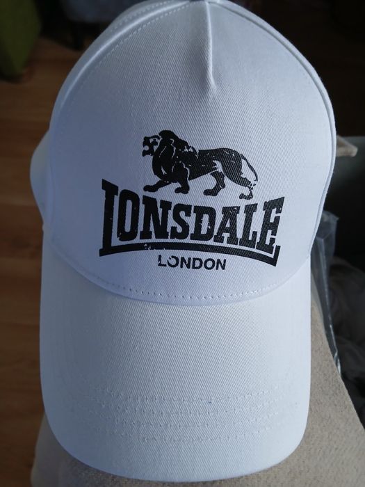Sprzedam nowa czapkę  z daszkiem od Lonsdale