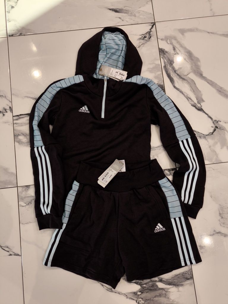 Костюм  для прогулянок Adidas . Оригінал. Новий