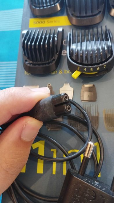Máquina Philips Série 5000 Modelo MG5730 (Para peças)