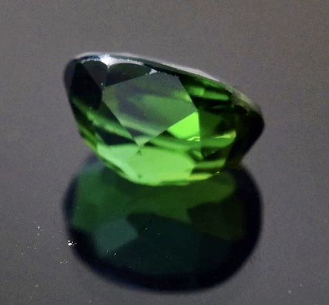 Турмалін яскраво-зелений 0.765ct