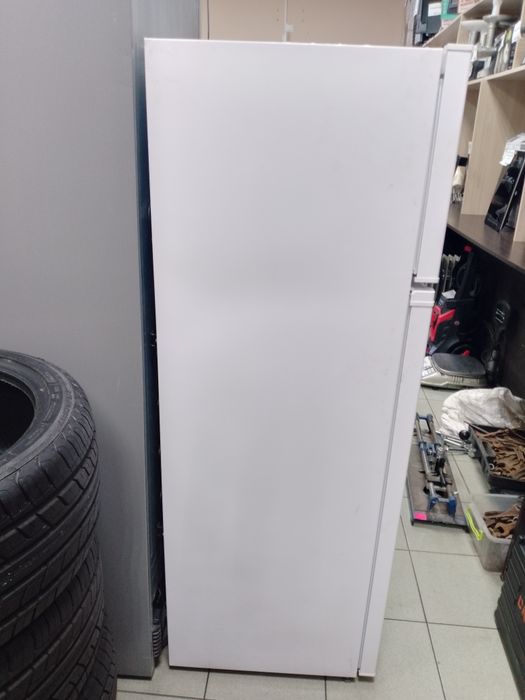 Холодильник с документами