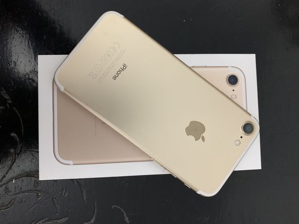 Złoty iPhone 7 - 32 GB