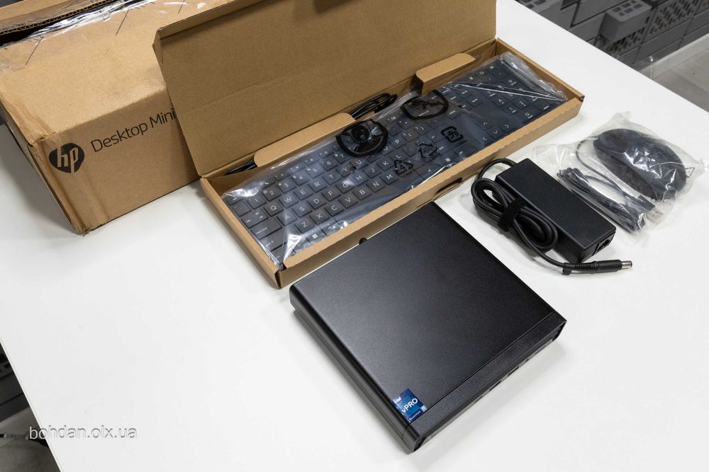 HP Pro Mini 400 G9 i7-13700T 64GB RAM DDR4 1TB M.2 NVMe W11P (7E8K1AV)