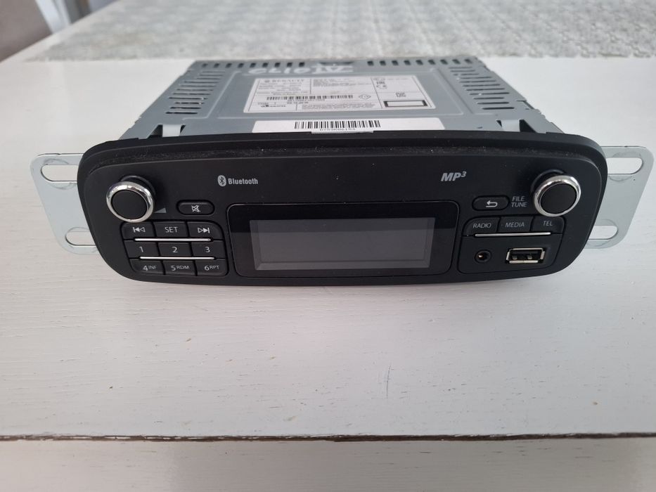 Oryginalne radio renault clio 4 z kodem.