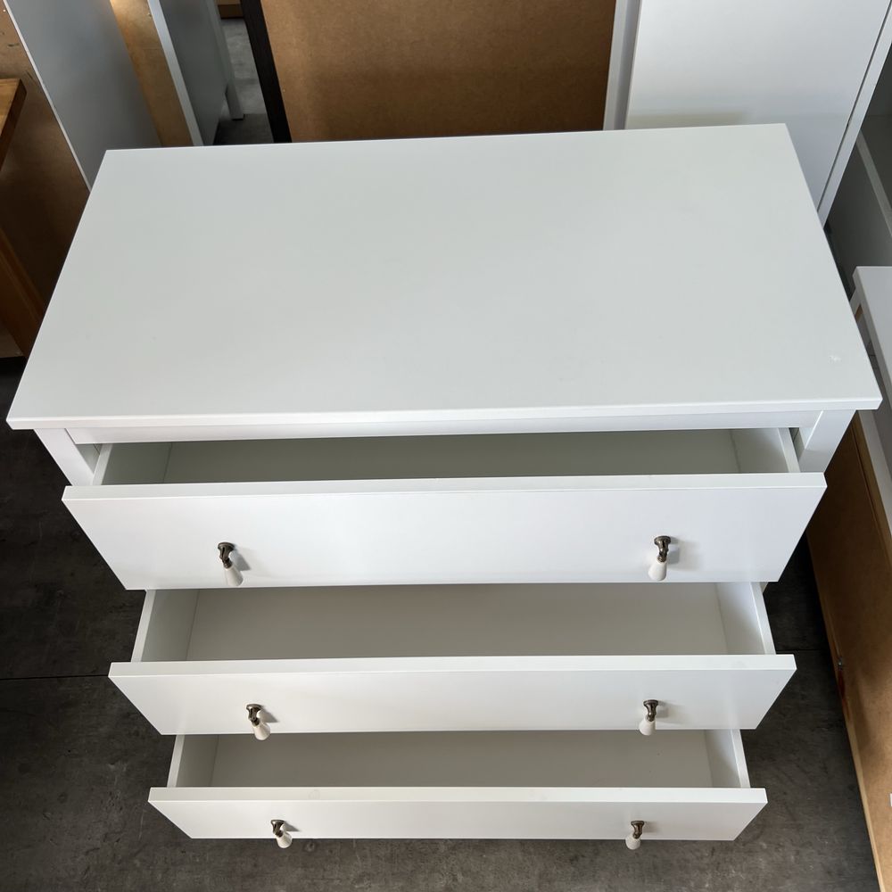 Biała Komoda Ikea Koppang jak Hemnes