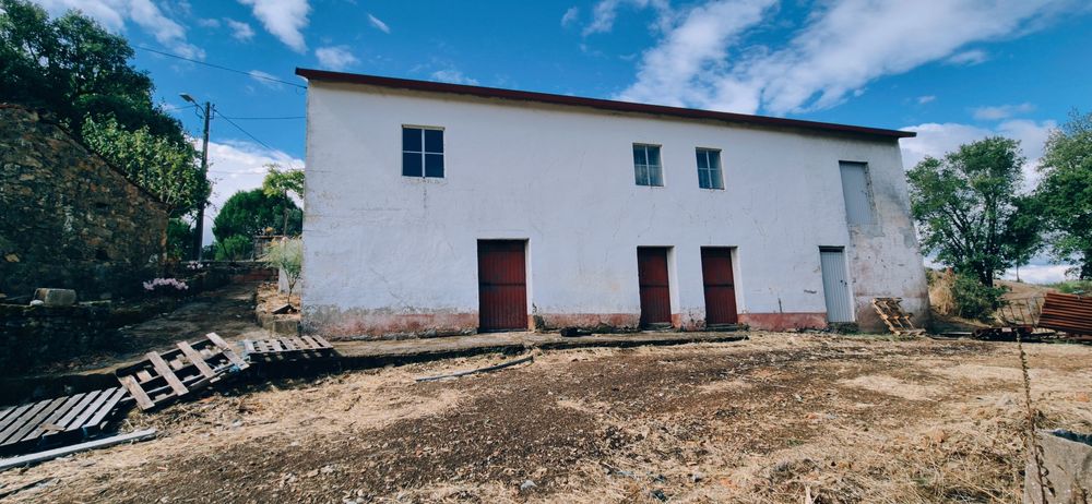 Moradia inserida em terreno de 3.700 m².