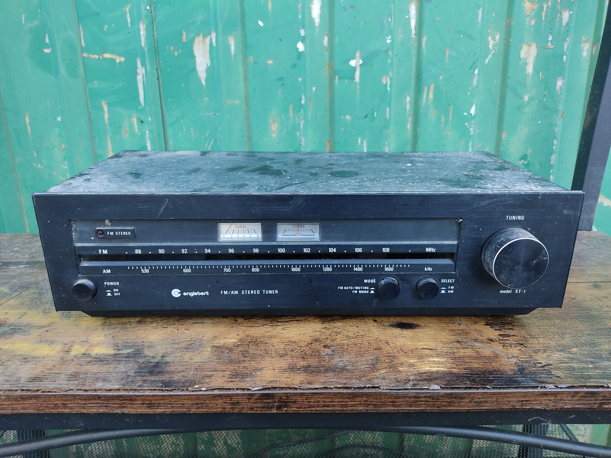 Englebert ST-1 FM tuner