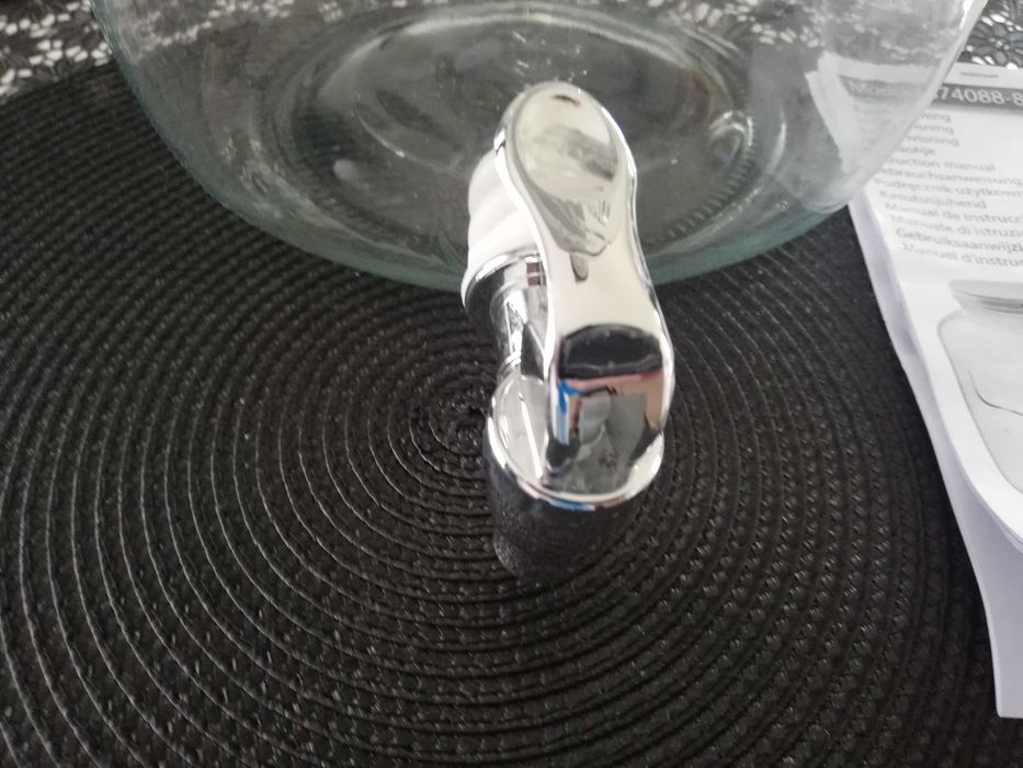 Słoik z kranikiem dystrybutor dozownik 8 litrów