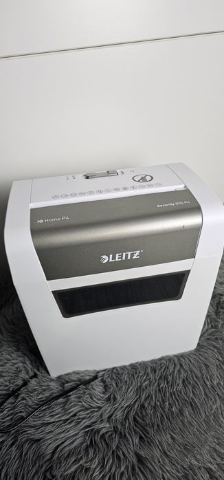 Niszczarka do dokumentów leitz IQ home p4