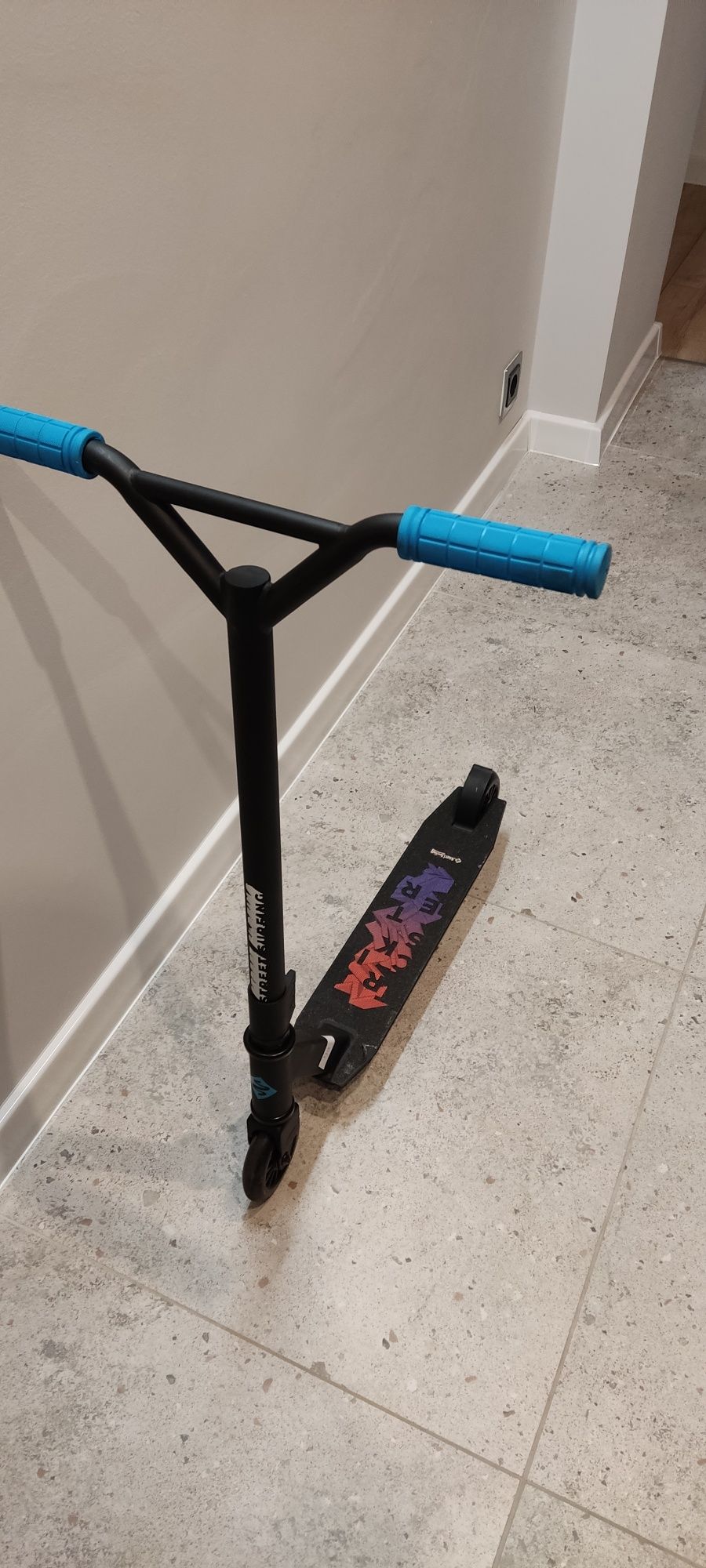 Hulajnoga Street Surfing Trickster Black Gum