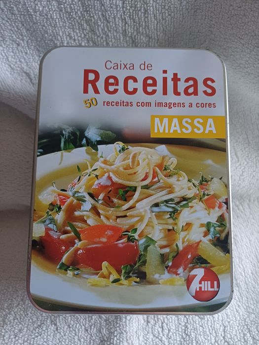 Caixa com receitas de massa