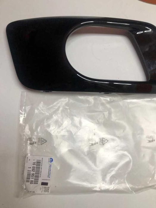 citroen c3 picasso oryginal nowa ramka kratka halogenu prawa