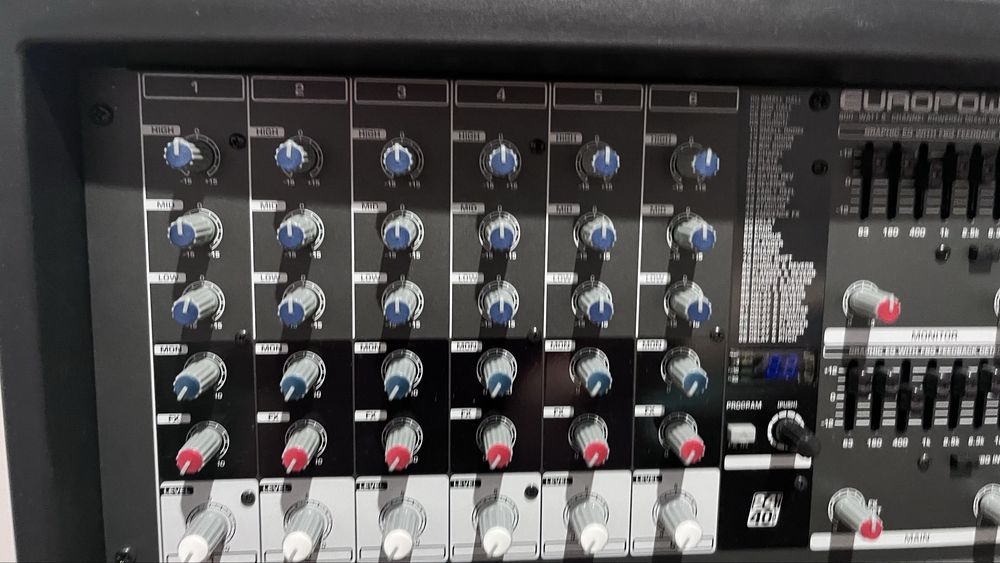 Мікшерний пульт активний Behringer Europower PMP 960 M