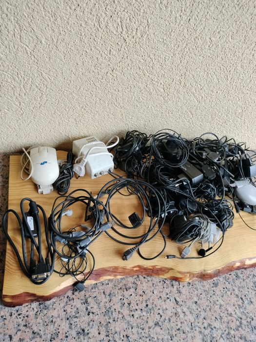 Lote de carregadores de telemóveis antigos