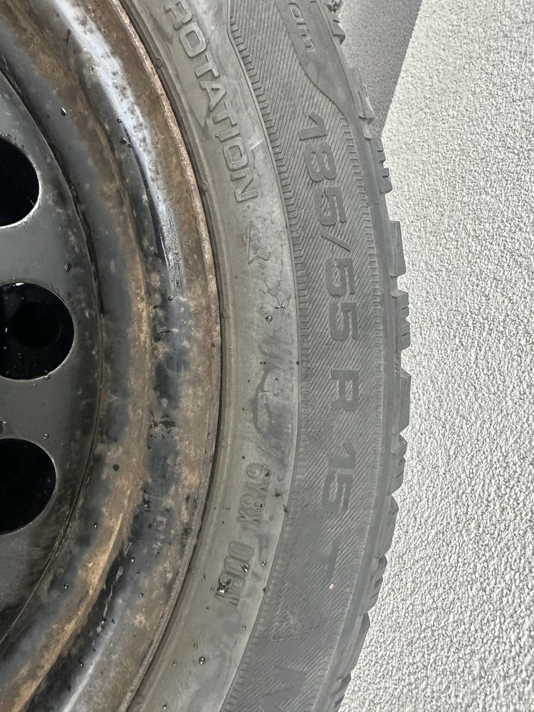 Opony koła Uniroyal 185/55 R 15 - zimowe - stan bardzo dobry!