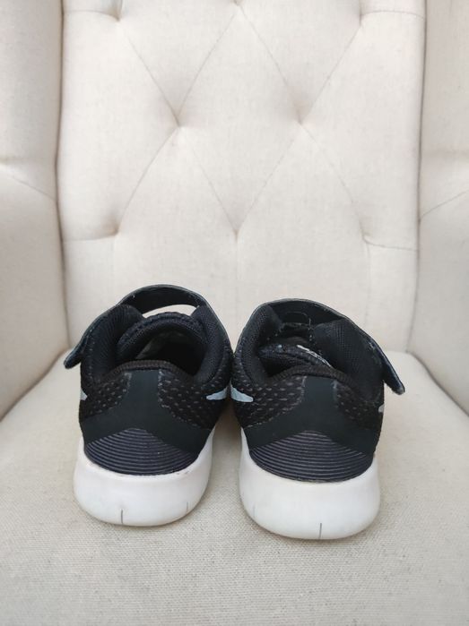 Tenis Nike revolution T22