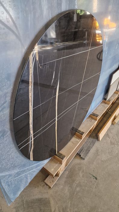 Kamień naturalny marmur sahara noir na stolik