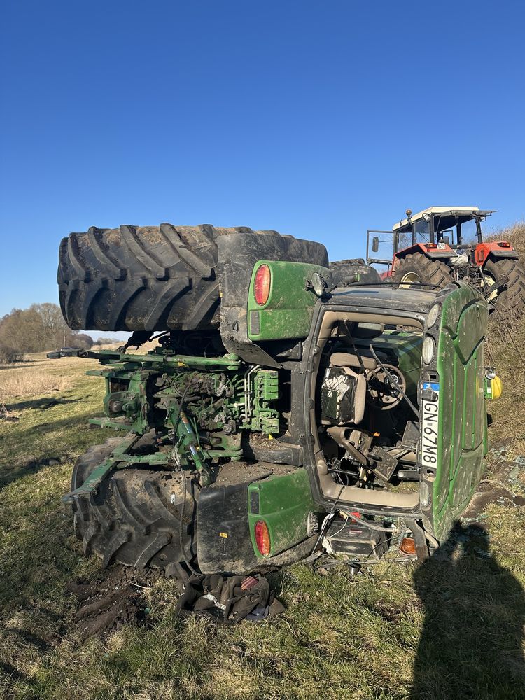 Uszkodzony John Deere 6195r