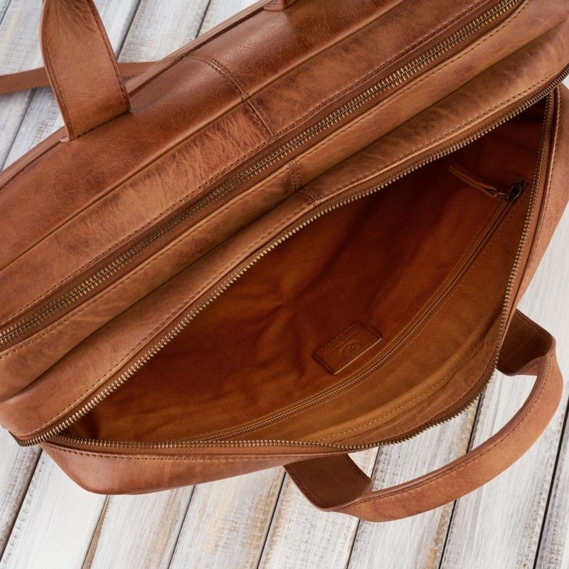 torba na laptopa skórzana z uchwytem na walizkę paolo peruzzi av-01-cg