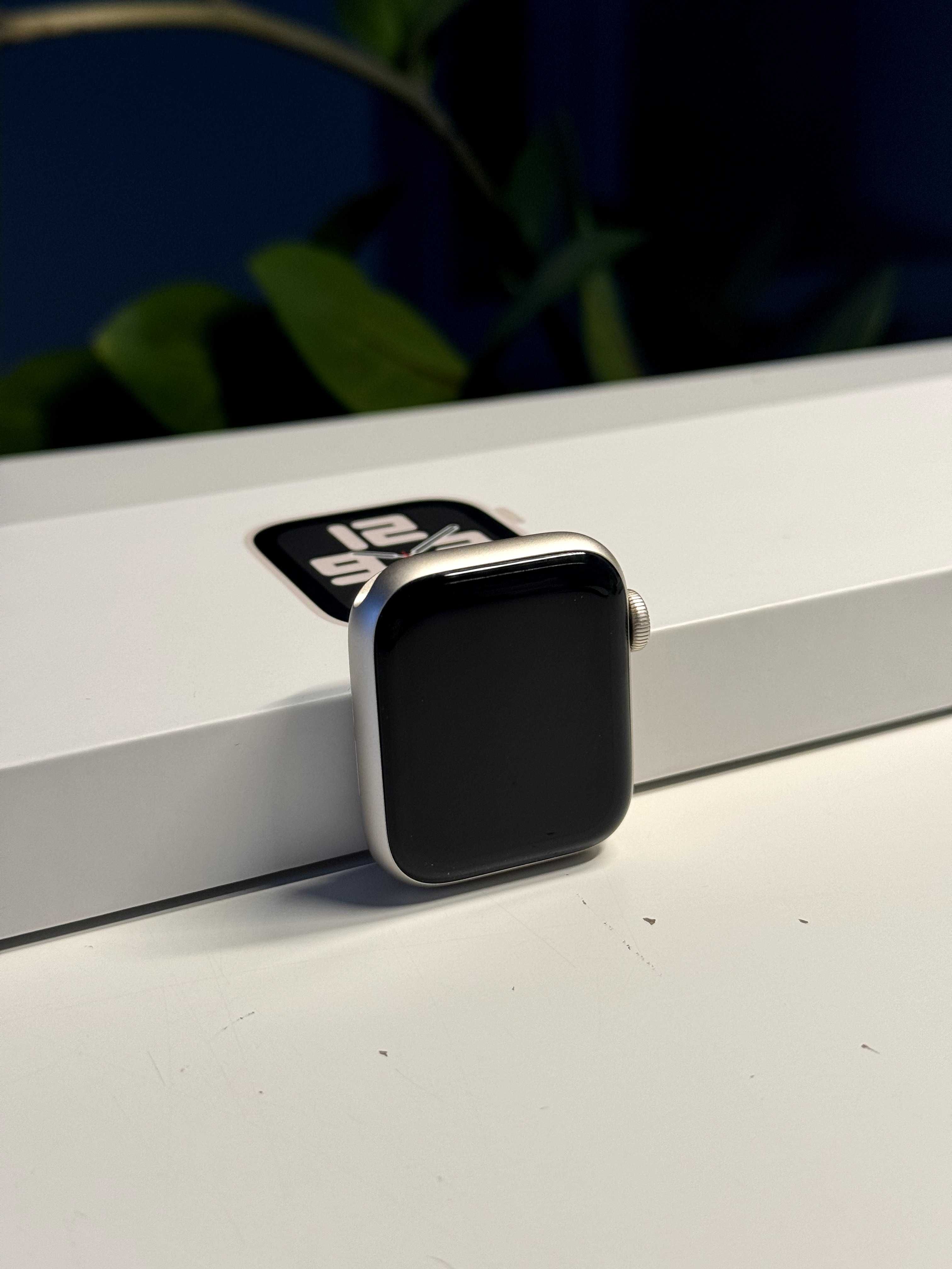 Оплата частинами! Apple Watch SE 2 40mm Starlight(MNT33)