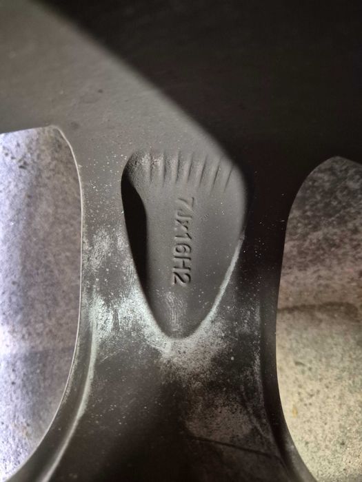 Koła 16" ATT aluminiowe z oponami Yokohama bluearth zimowe 215/70R16